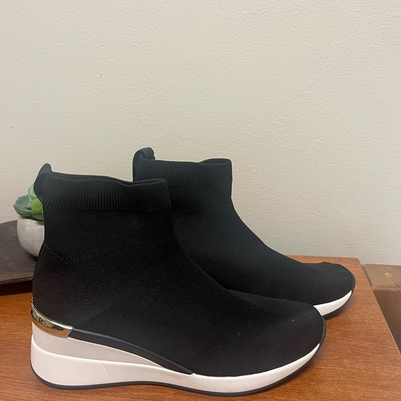 Aldo Shoes l Aldo Astirecia l Colour- Black and White l Size: US 8.5 - Picture 4 of 5